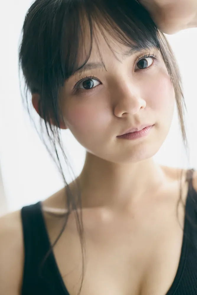 【送料0円】 水野舞菜1st写真集 みずのいろ」水野舞菜 [タレント写真集 アート・デザイン・音楽