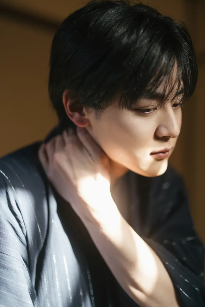小林虎之介1st写真集 冬麗」小林虎之介 [タレント写真集] - KADOKAWA