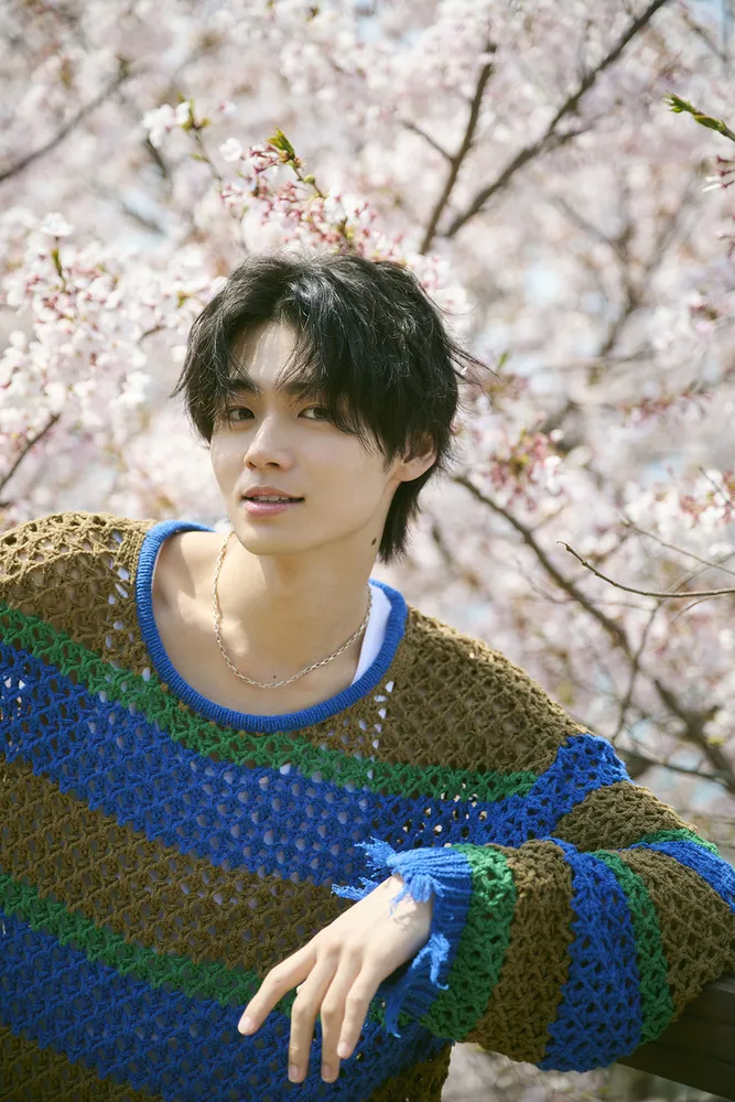 井内悠陽1st写真集 Fleur」井内悠陽 [タレント写真集] - KADOKAWA