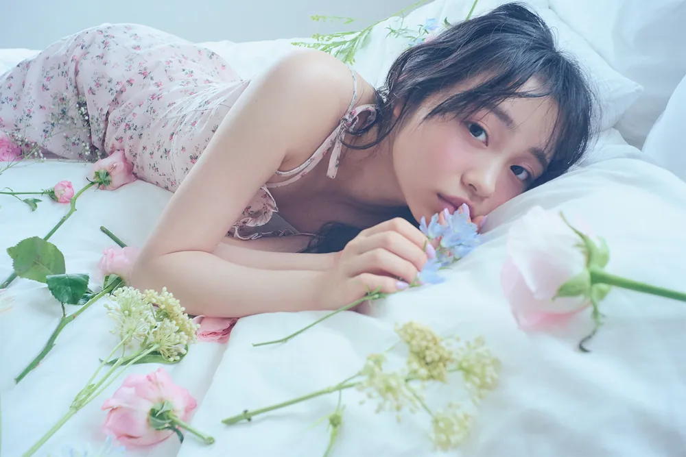 林芽亜里 anniversary calendar photobook 2026 CELESTINE」林芽亜里