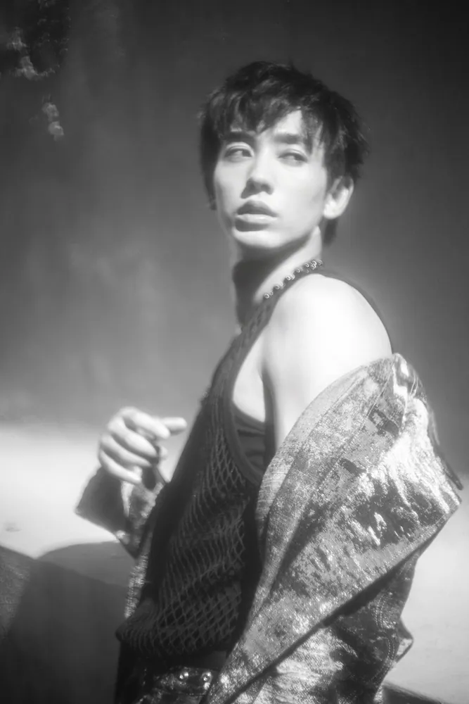 近藤頌利写真集 SOAR」近藤頌利 [タレント写真集] - KADOKAWA