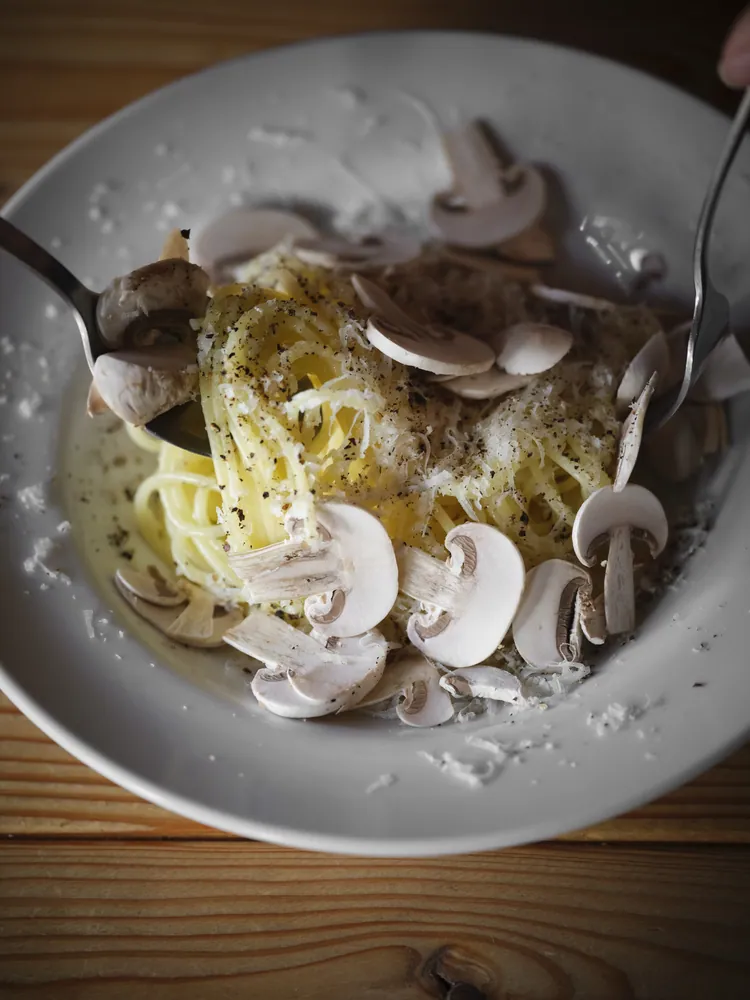 ニューハナイの 材料は少ないのにとびきりおいしいパスタ100」海老沢