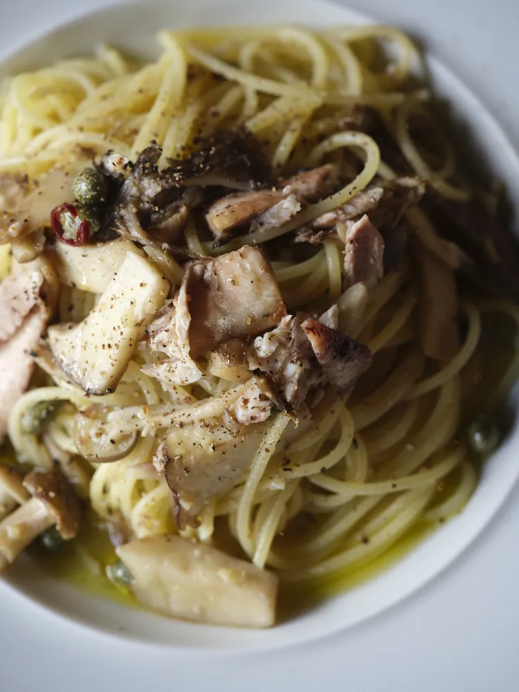 パスタ　100 ニューハナイの 材料は少ないのにとびきりおいしいパスタ100」海老沢