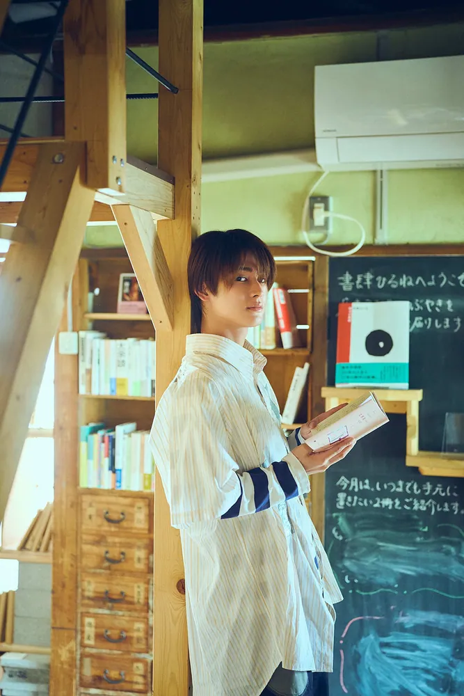 雨宮翔1st写真集（タイトル未定）」雨宮翔 [タレント写真集] - KADOKAWA
